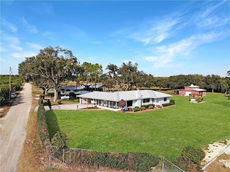 Recently Sold: $850,000 (3 beds, 3 baths, 2536 Square Feet)