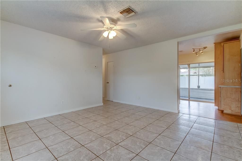 Recently Sold: $190,000 (2 beds, 1 baths, 1058 Square Feet)