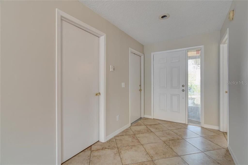 Recently Sold: $300,000 (3 beds, 2 baths, 1457 Square Feet)