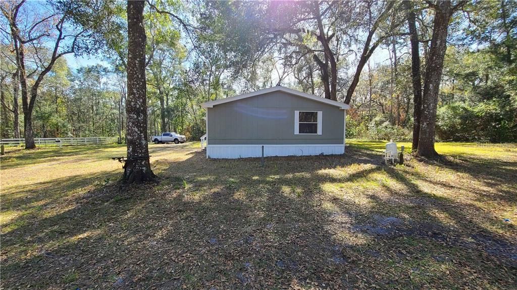 Recently Sold: $159,900 (4 beds, 2 baths, 1512 Square Feet)