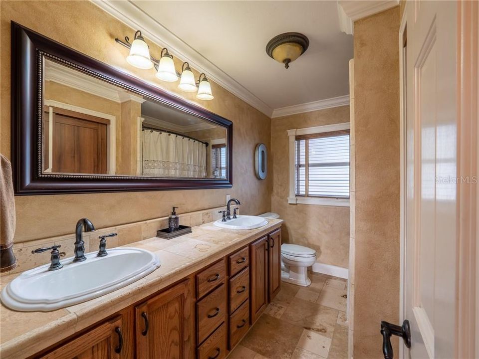 最近售出: $370,000 (2 贝兹, 2 浴室, 1470 平方英尺)