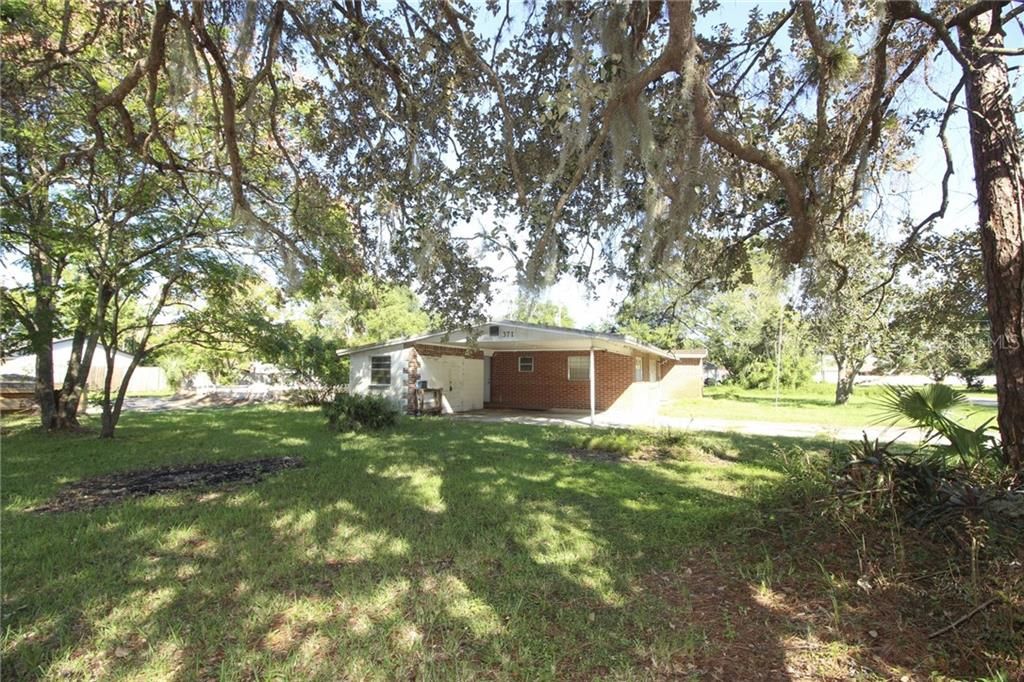 Recently Sold: $180,000 (3 beds, 2 baths, 1055 Square Feet)