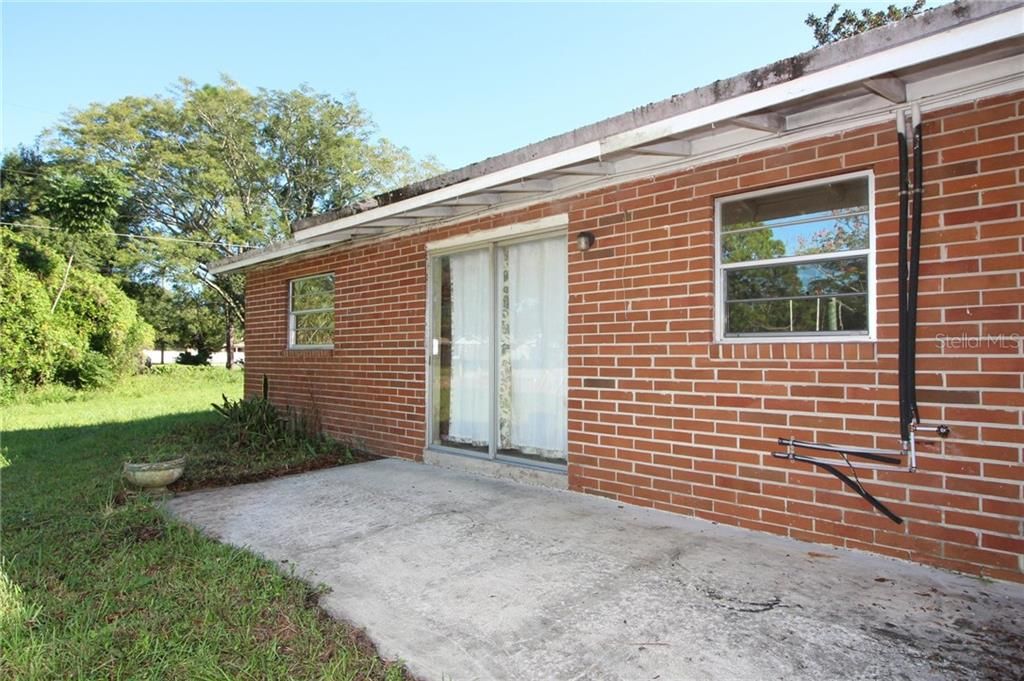 Recently Sold: $180,000 (3 beds, 2 baths, 1055 Square Feet)