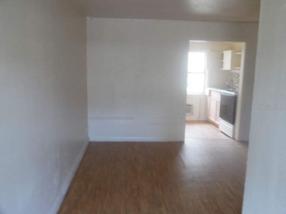 Recently Rented: $700 (0 beds, 1 baths, 350 Square Feet)