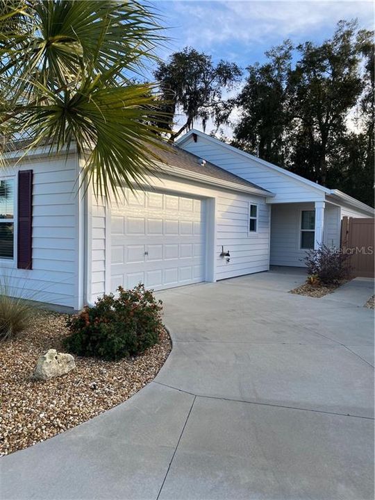 Recently Rented: $1,650 (3 beds, 2 baths, 1495 Square Feet)