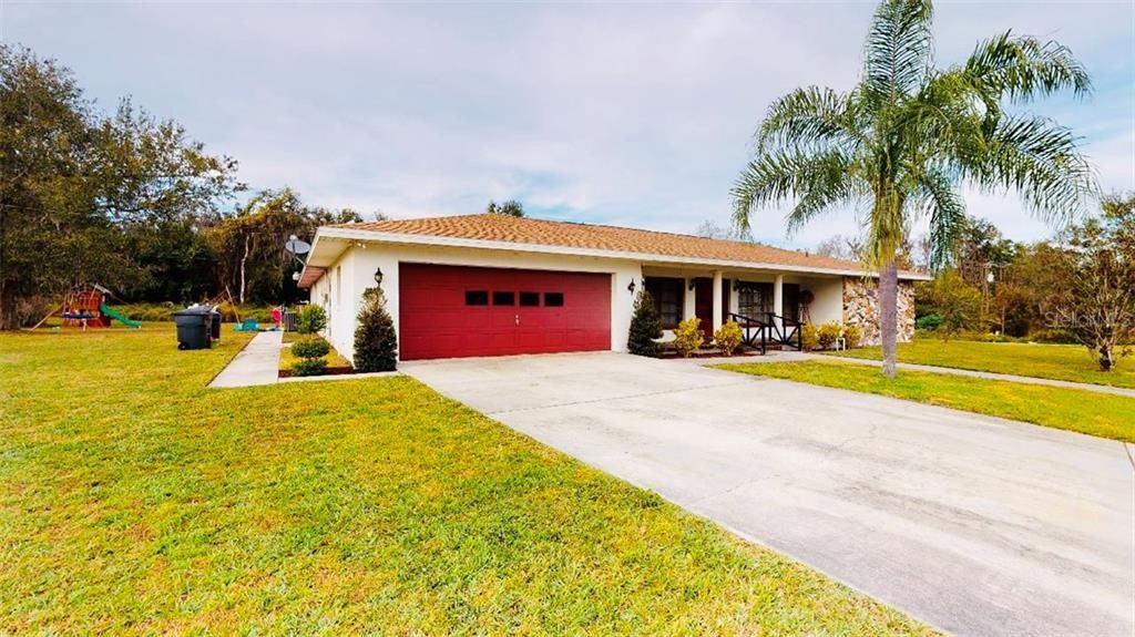 Recently Sold: $285,000 (4 beds, 3 baths, 2566 Square Feet)