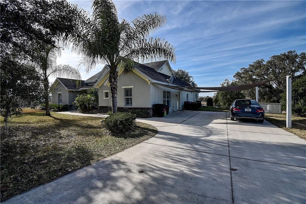 Recently Sold: $725,000 (4 beds, 3 baths, 2737 Square Feet)