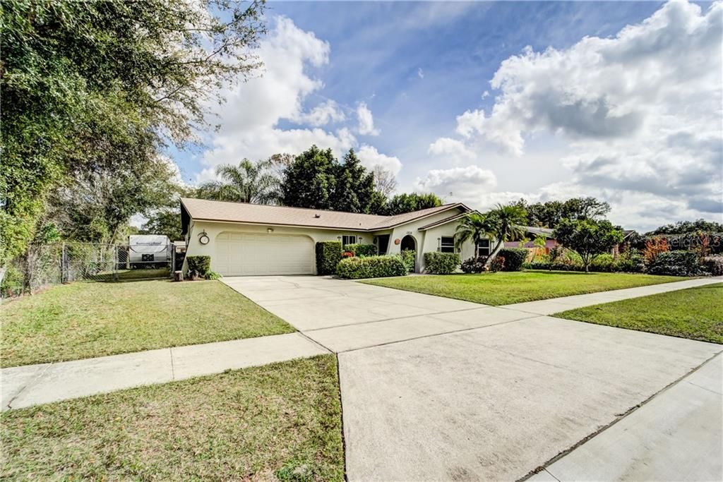 WELCOME TO 3014 KING PHILLIP WAY. SEFFNER, FL 33584