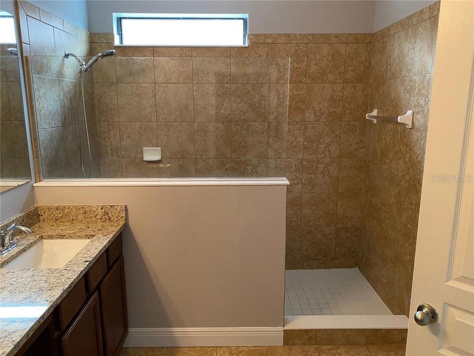 Недавно арендовано: $1,950 (4 спален, 3 ванн, 2175 Квадратных фут)