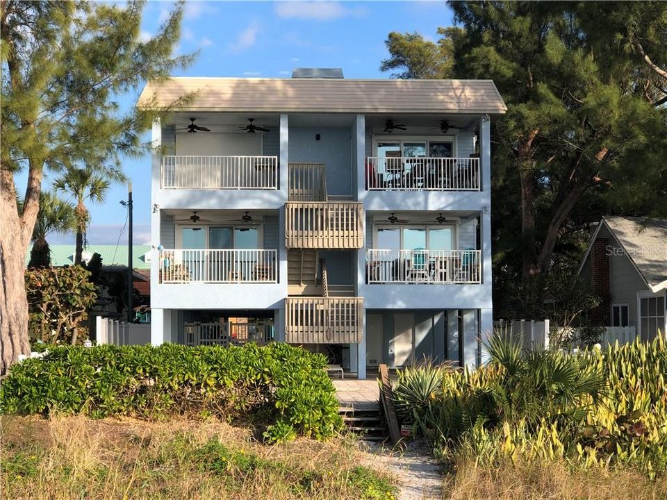 Recently Sold: $625,000 (3 beds, 2 baths, 1630 Square Feet)