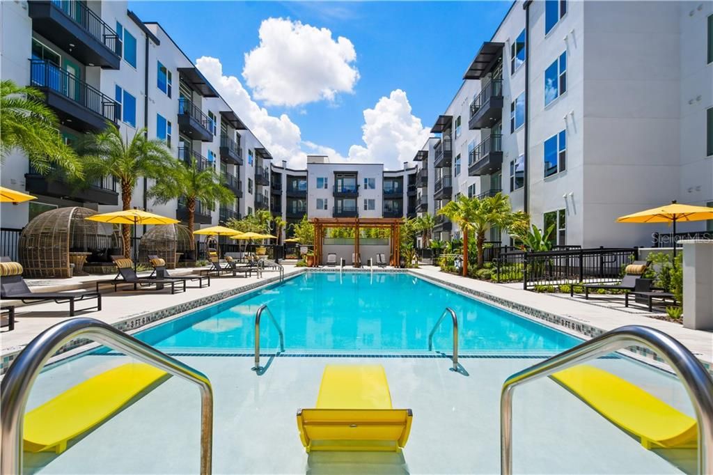 Recently Rented: $1,643 (1 beds, 1 baths, 772 Square Feet)
