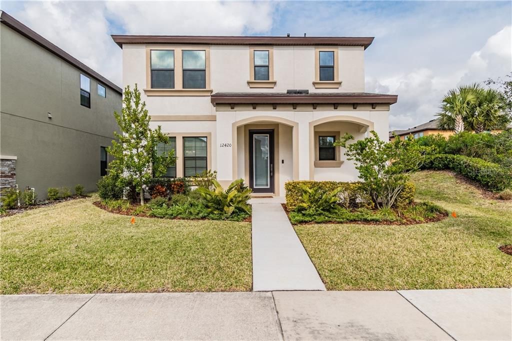 最近售出: $323,900 (4 贝兹, 3 浴室, 2285 平方英尺)