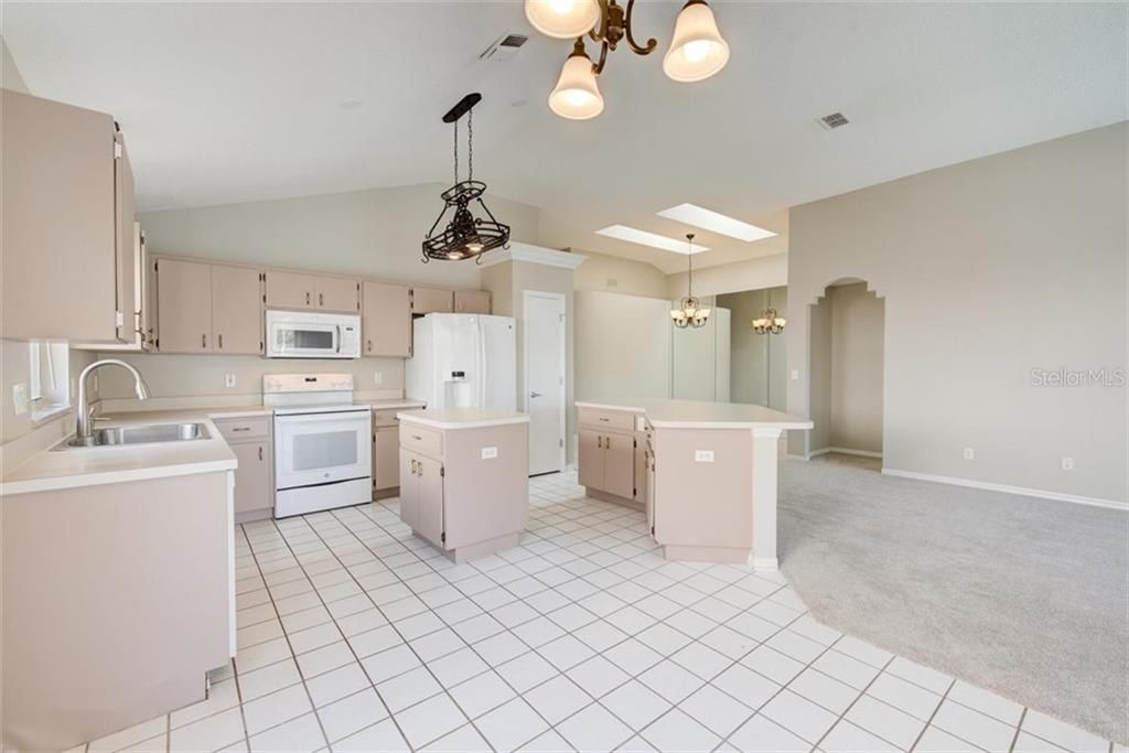 Recently Sold: $265,000 (3 beds, 2 baths, 1495 Square Feet)