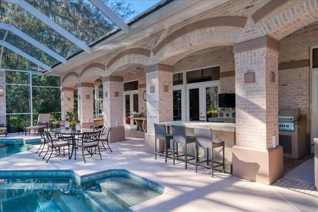 Recently Sold: $2,500,000 (6 beds, 5 baths, 7661 Square Feet)
