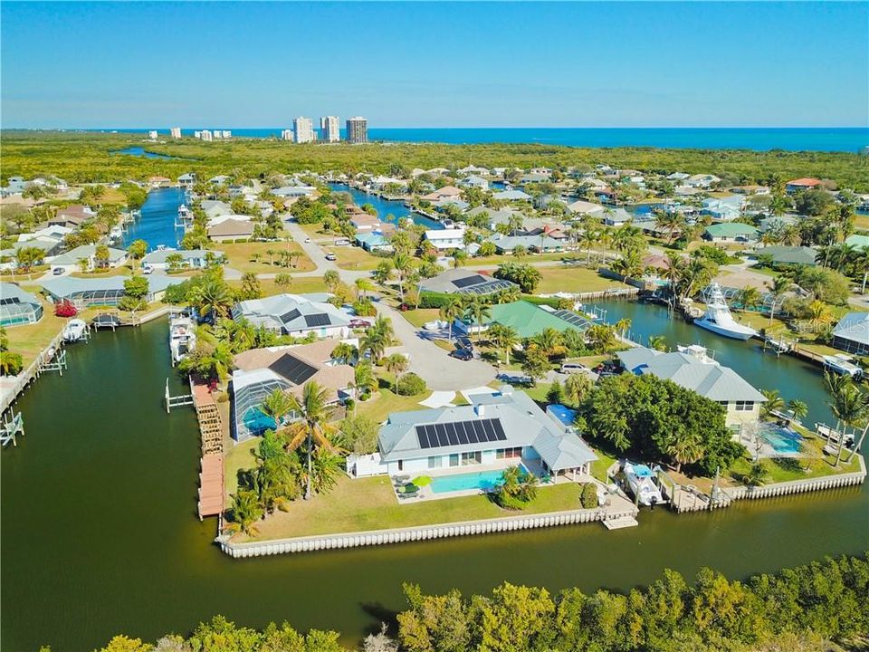 Vendido Recientemente: $855,000 (3 camas, 2 baños, 2318 Pies cuadrados)