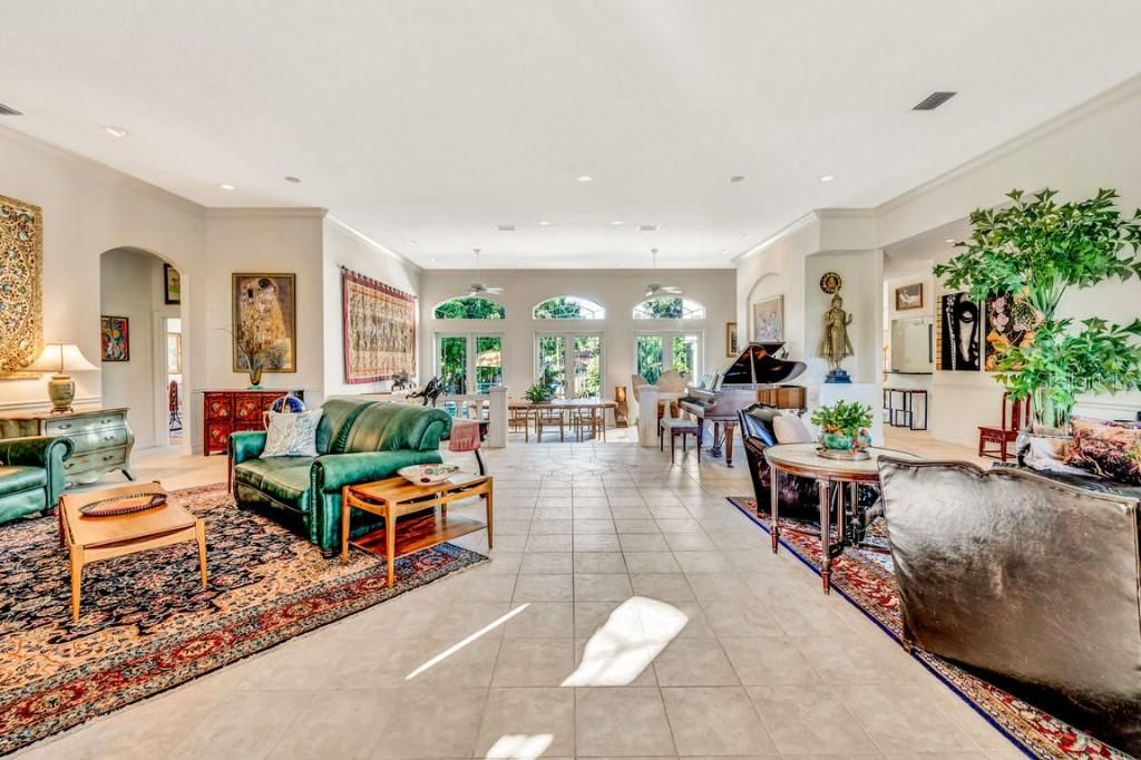 Recently Sold: $2,499,000 (4 beds, 3 baths, 5012 Square Feet)