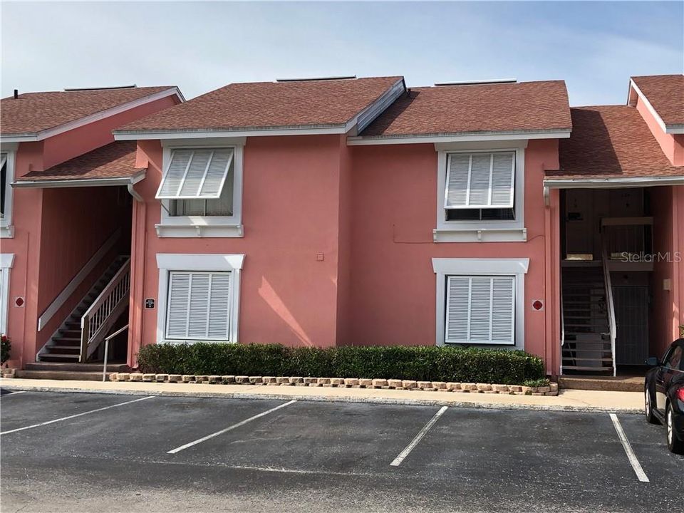 Recently Sold: $206,000 (1 beds, 1 baths, 787 Square Feet)