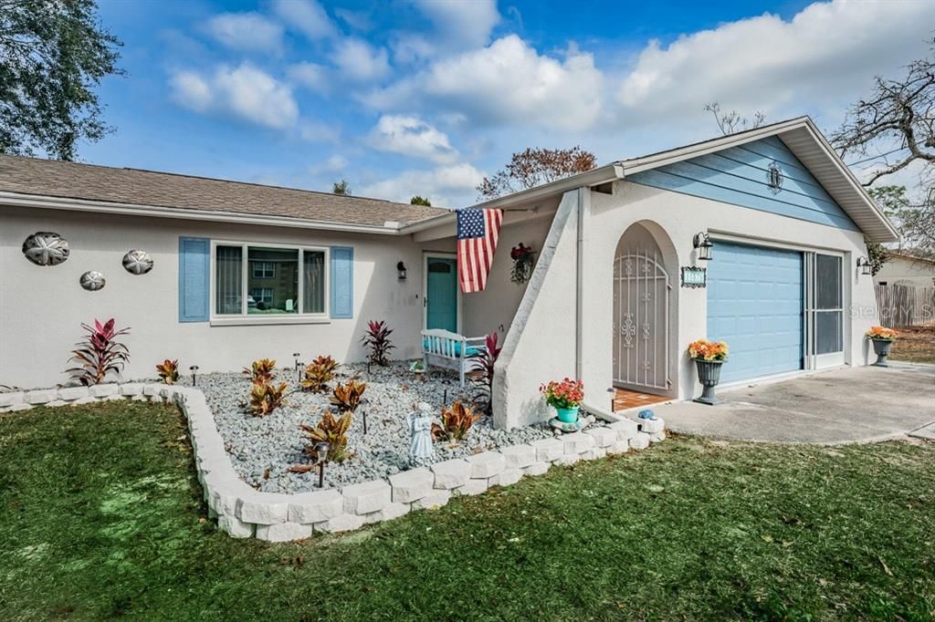 Recently Sold: $191,000 (2 beds, 2 baths, 1332 Square Feet)