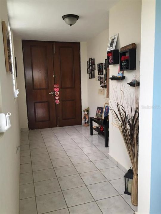 Vendido Recientemente: $220,000 (4 camas, 3 baños, 2251 Pies cuadrados)