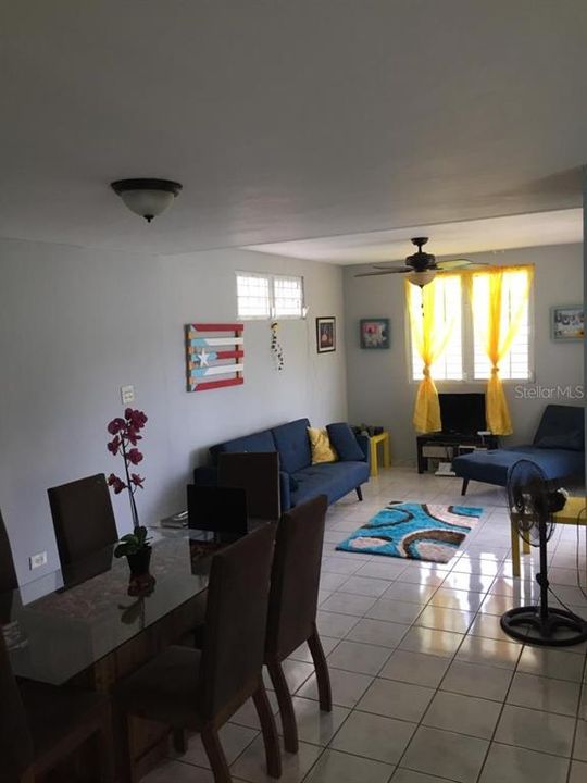 Vendido Recientemente: $220,000 (4 camas, 3 baños, 2251 Pies cuadrados)