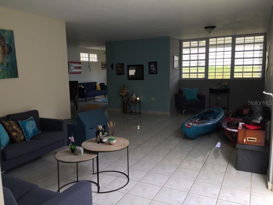 Vendido Recientemente: $220,000 (4 camas, 3 baños, 2251 Pies cuadrados)