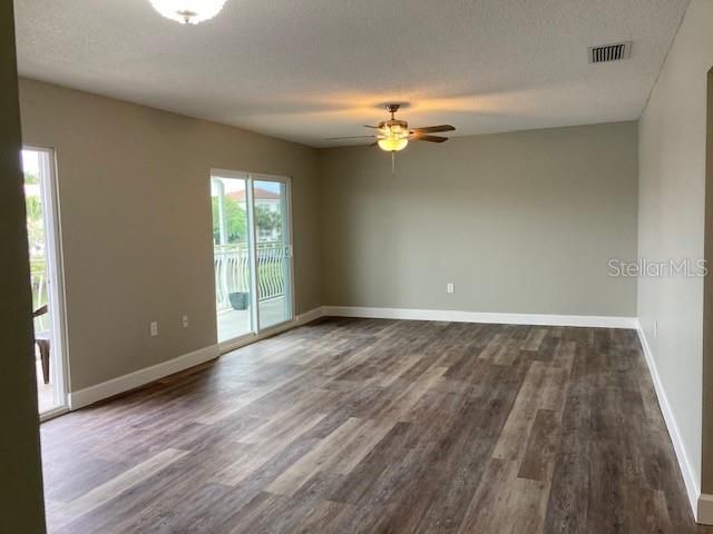 Recently Sold: $237,500 (2 beds, 1 baths, 1100 Square Feet)