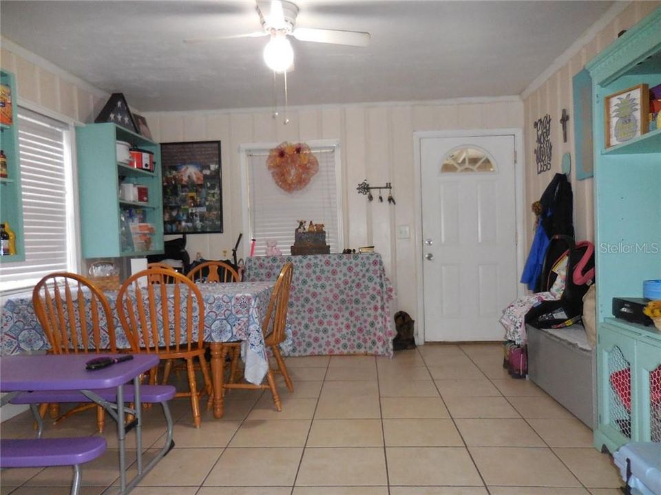 Vendido Recientemente: $68,000 (2 camas, 1 baños, 1057 Pies cuadrados)