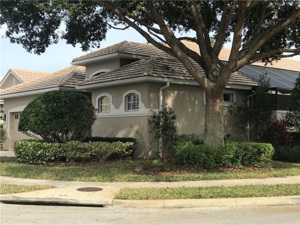 Recently Sold: $380,000 (3 beds, 3 baths, 2272 Square Feet)