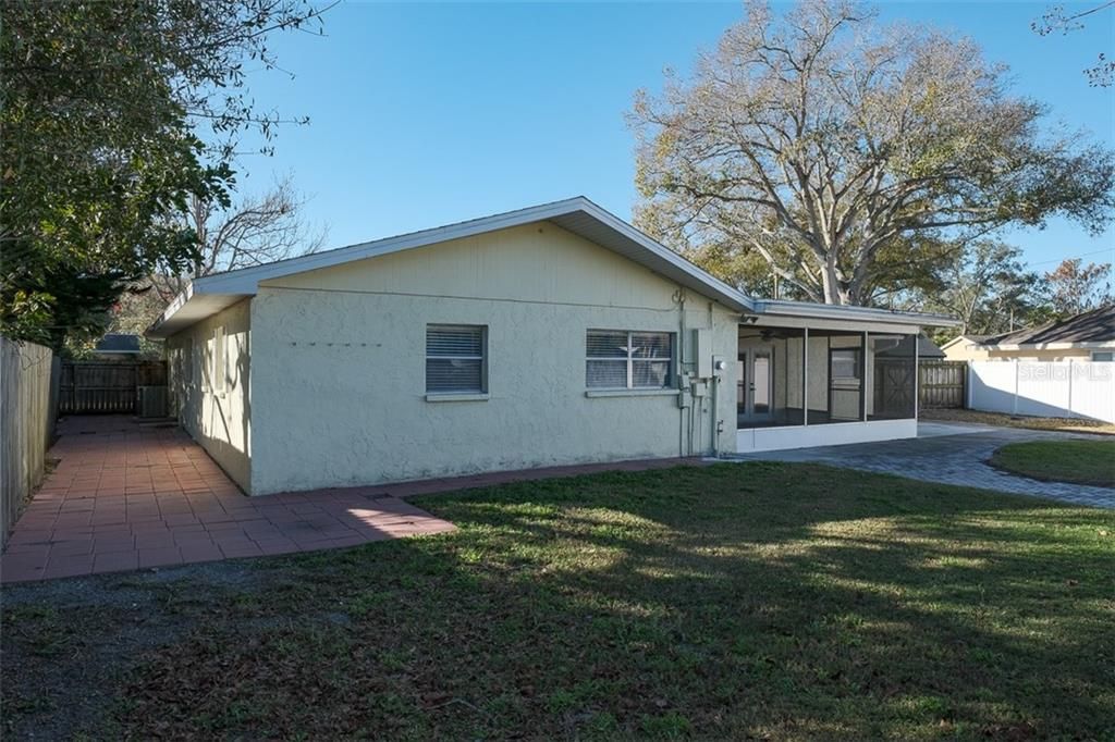 Recently Sold: $379,900 (4 beds, 2 baths, 1759 Square Feet)