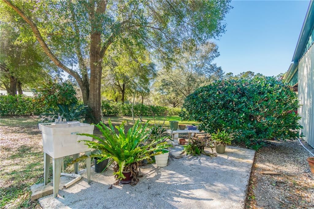 Recently Sold: $415,000 (3 beds, 2 baths, 1981 Square Feet)