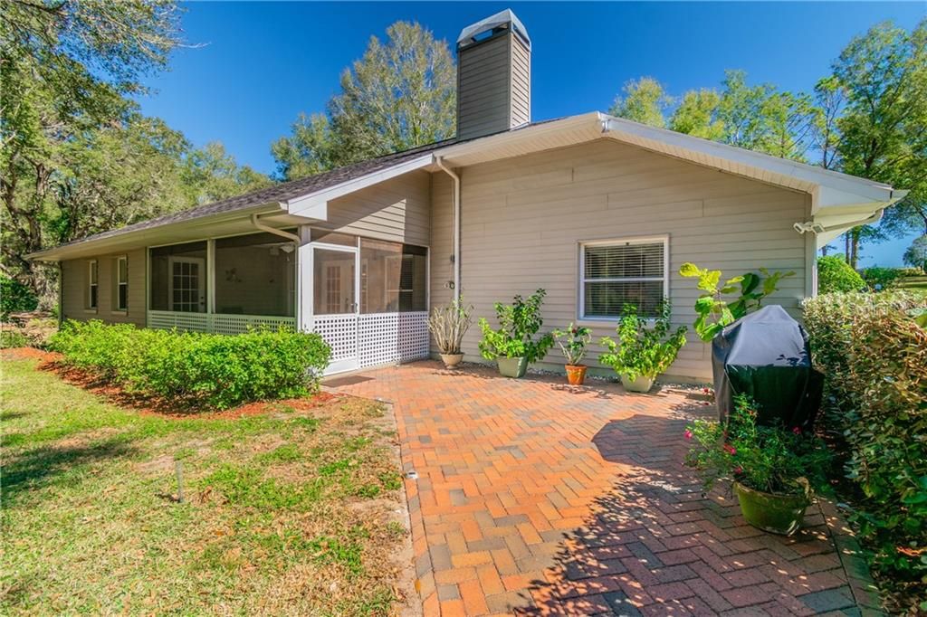 Recently Sold: $415,000 (3 beds, 2 baths, 1981 Square Feet)