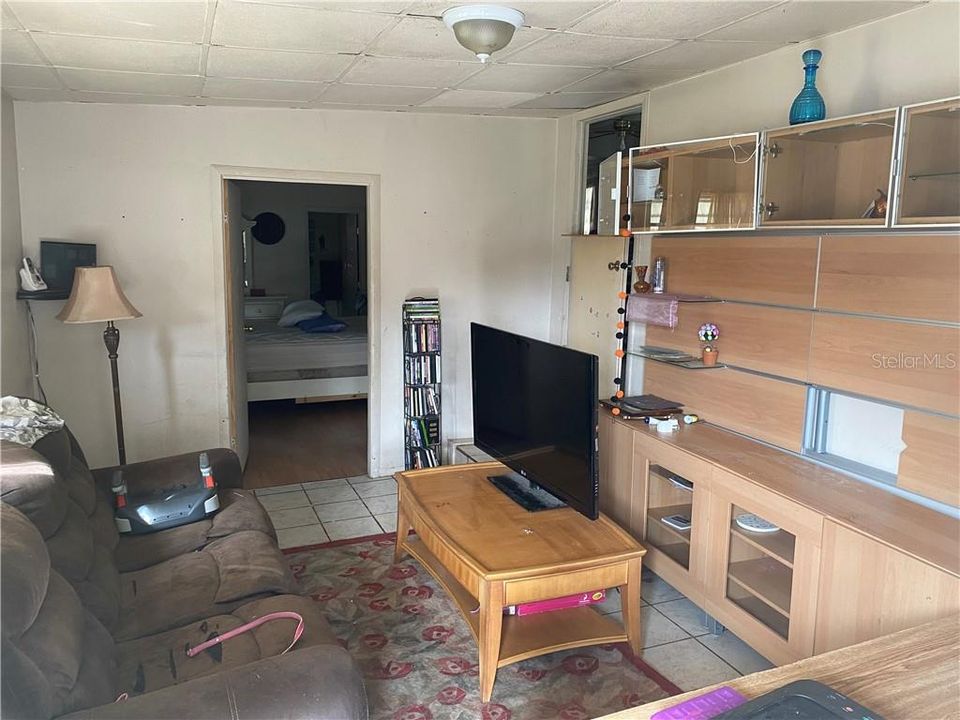 Recently Sold: $69,900 (2 beds, 1 baths, 1045 Square Feet)