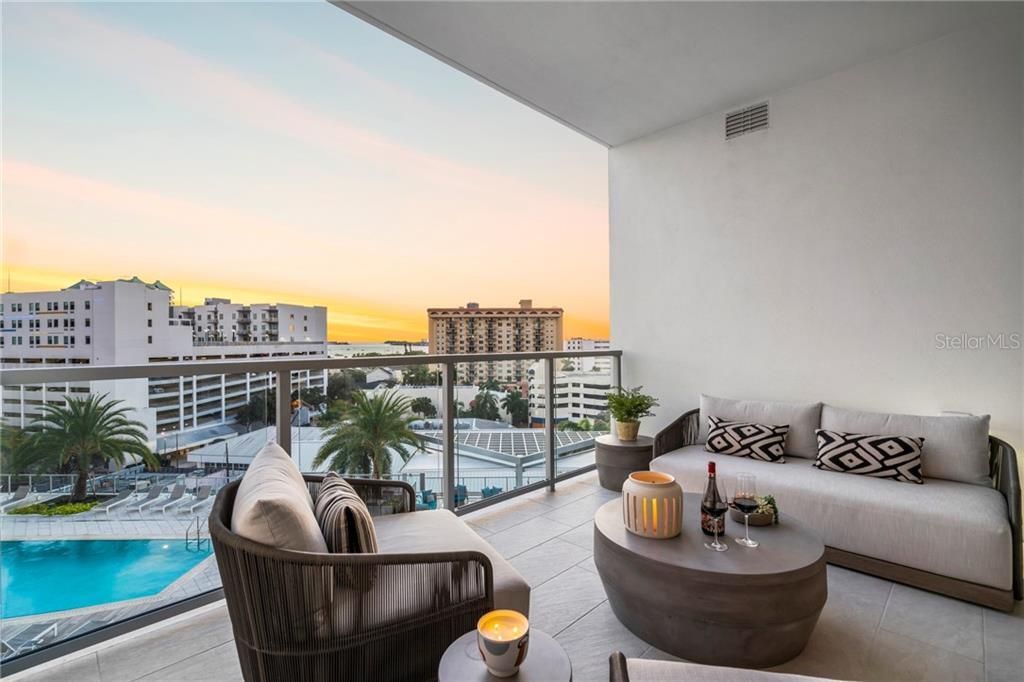 Recently Sold: $1,172,000 (2 beds, 2 baths, 1559 Square Feet)