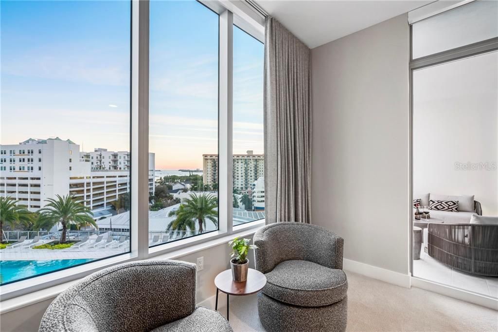 Recently Sold: $1,172,000 (2 beds, 2 baths, 1559 Square Feet)