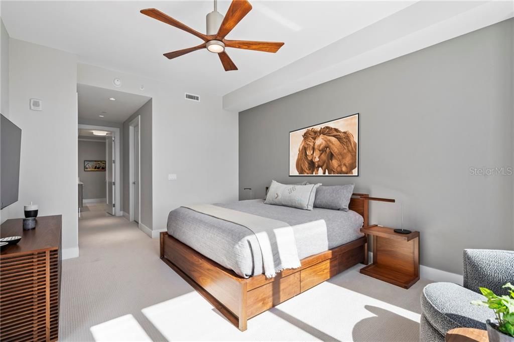 Recently Sold: $1,172,000 (2 beds, 2 baths, 1559 Square Feet)