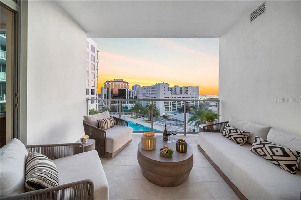 Recently Sold: $1,172,000 (2 beds, 2 baths, 1559 Square Feet)