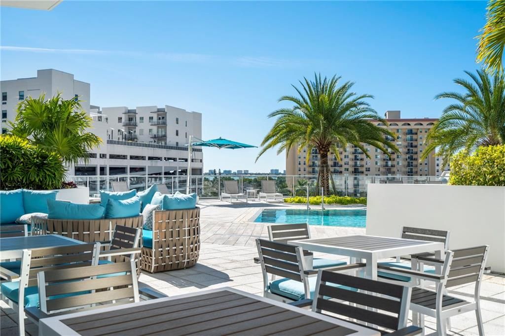 Recently Sold: $1,172,000 (2 beds, 2 baths, 1559 Square Feet)