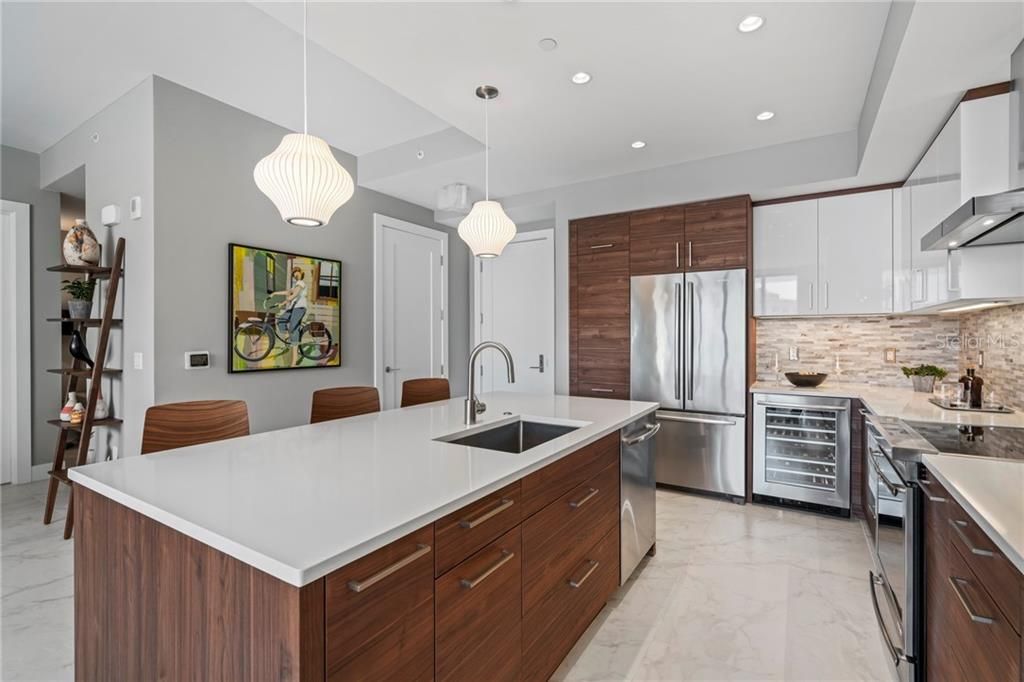 Recently Sold: $1,172,000 (2 beds, 2 baths, 1559 Square Feet)