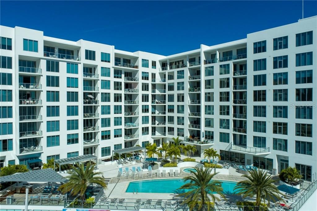 Recently Sold: $1,172,000 (2 beds, 2 baths, 1559 Square Feet)