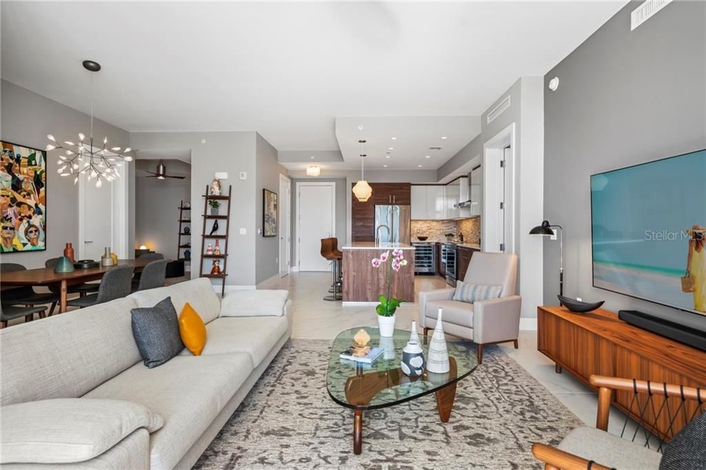 Recently Sold: $1,172,000 (2 beds, 2 baths, 1559 Square Feet)