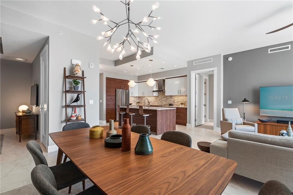 Recently Sold: $1,172,000 (2 beds, 2 baths, 1559 Square Feet)