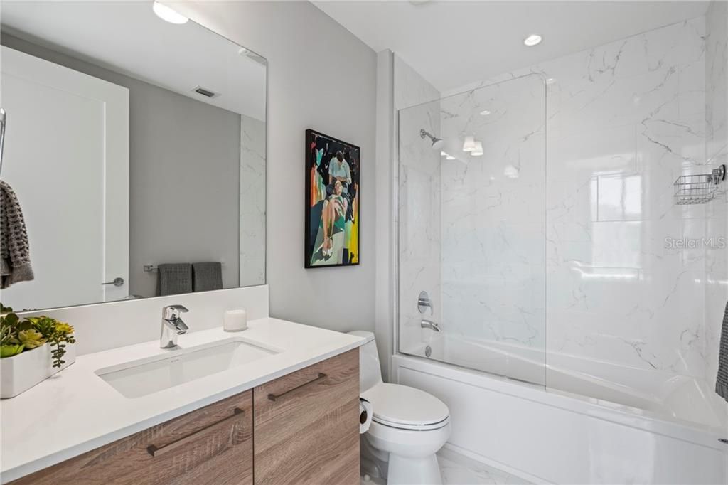 Recently Sold: $1,172,000 (2 beds, 2 baths, 1559 Square Feet)