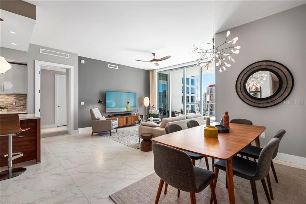 Recently Sold: $1,172,000 (2 beds, 2 baths, 1559 Square Feet)