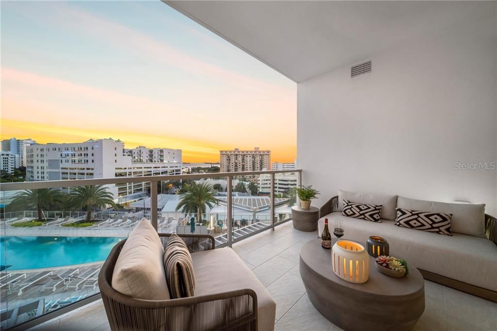 Recently Sold: $1,172,000 (2 beds, 2 baths, 1559 Square Feet)