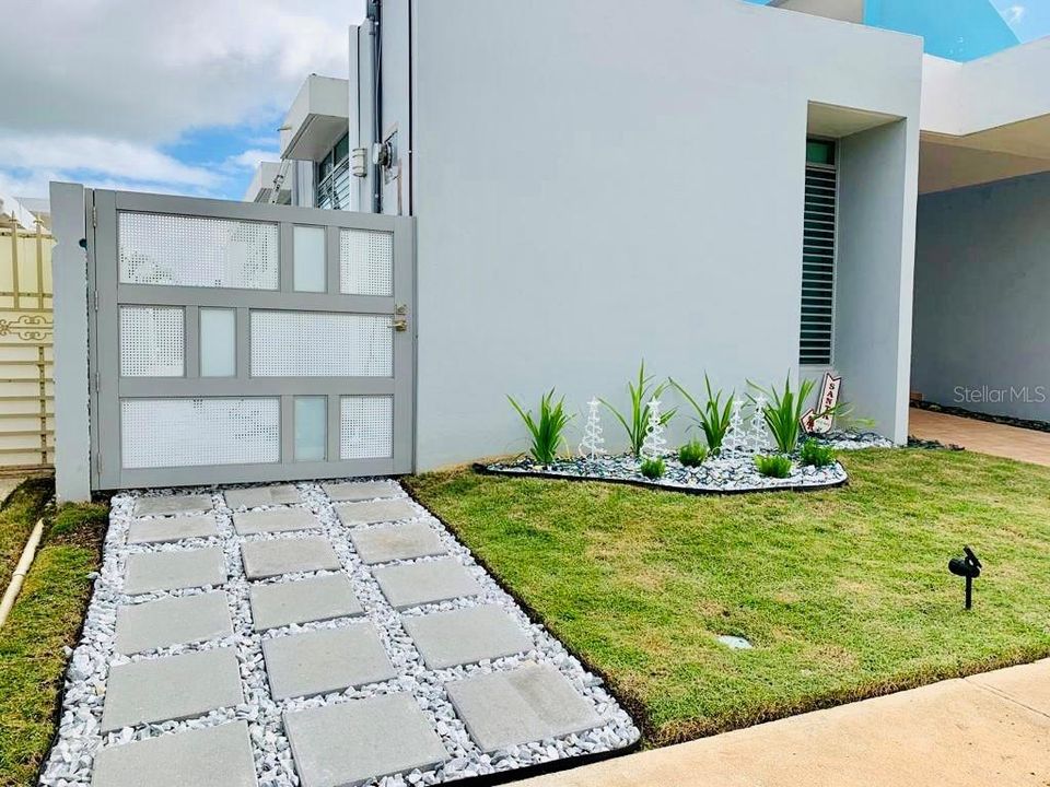 Vendido Recientemente: $320,000 (4 camas, 2 baños, 1600 Pies cuadrados)