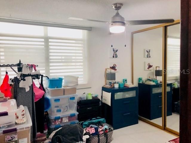 Vendido Recientemente: $320,000 (4 camas, 2 baños, 1600 Pies cuadrados)