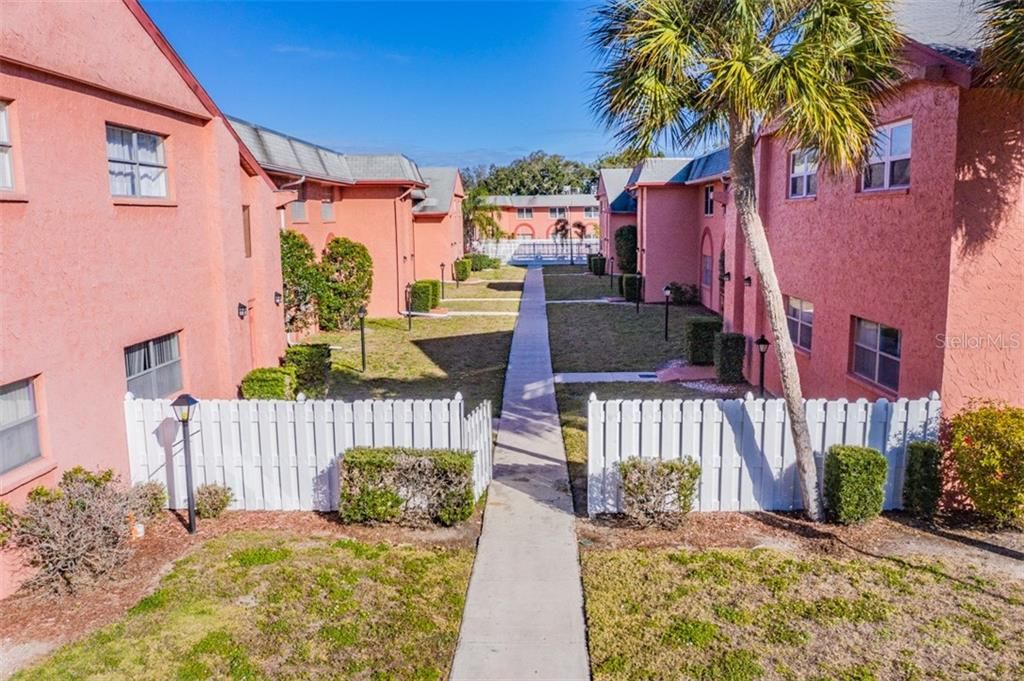 Recently Sold: $115,000 (2 beds, 1 baths, 884 Square Feet)