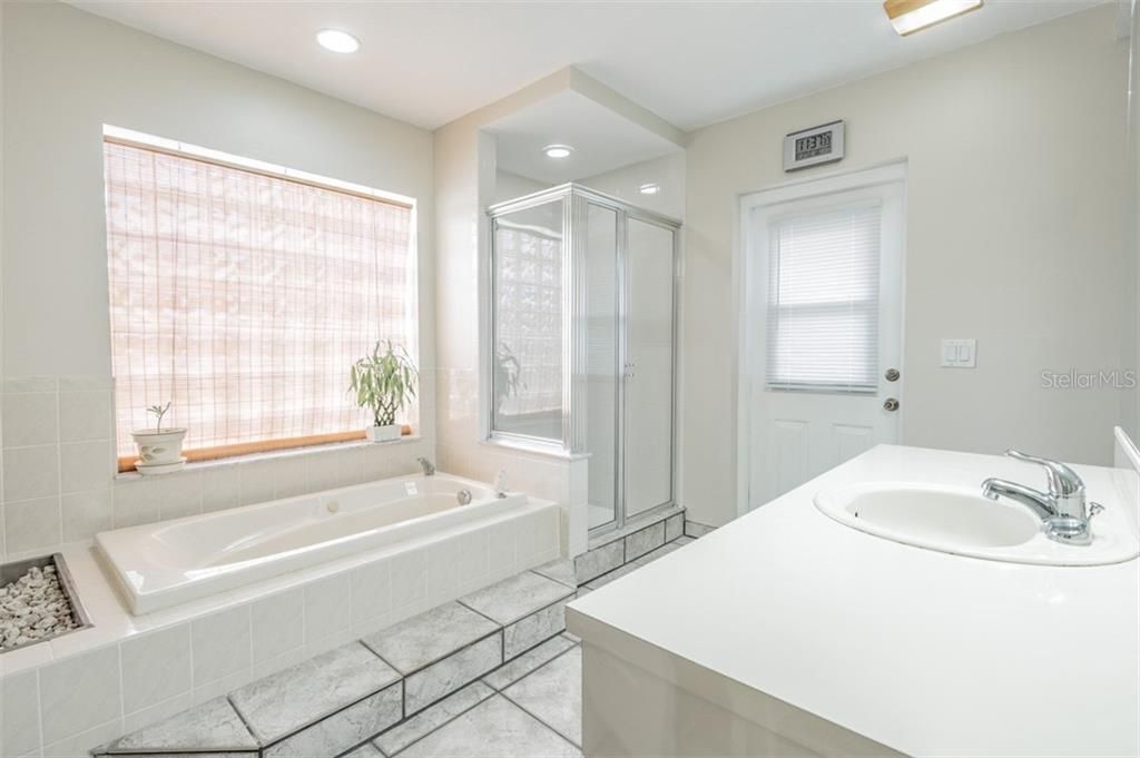 最近售出: $465,000 (4 贝兹, 2 浴室, 2730 平方英尺)