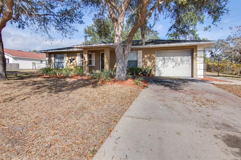Recently Sold: $179,900 (3 beds, 2 baths, 1178 Square Feet)