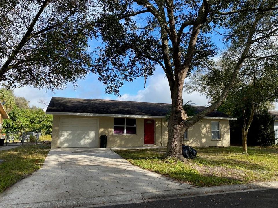 Recently Sold: $194,000 (3 beds, 1 baths, 999 Square Feet)